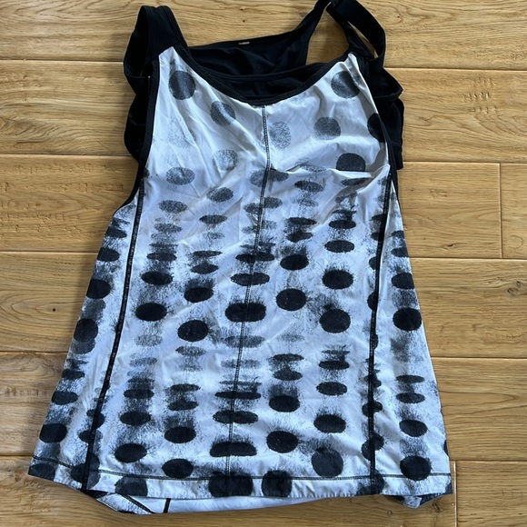 Lululemon top - Picture 2 of 2